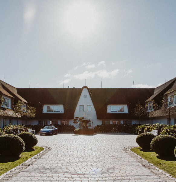 Drive up to Hotel Severin*s Resort & Spa Sylt