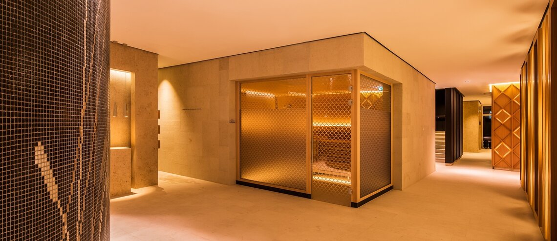 Exterior view of the Finnish saunas in the wellness area of ​​the Hotel Severin*s Resort and Spa on Sylt