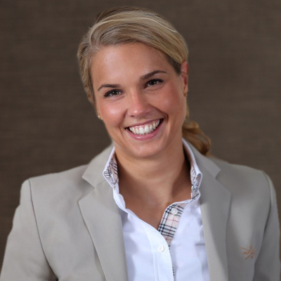Kontakt der Reservierungsleiterin des Hotel Severin*s Stefanie Brekeller Kontakt der Reservierungsleiterin des Hotel Severin*s Stefanie Brekeller