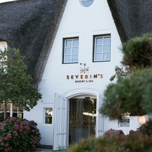 HAPPY SUNDAY!🌾•••#severinsresortundspa #sylt #syltkulinarisch #keitumsylt #herzlichwillkommen #light #sundayvibes...