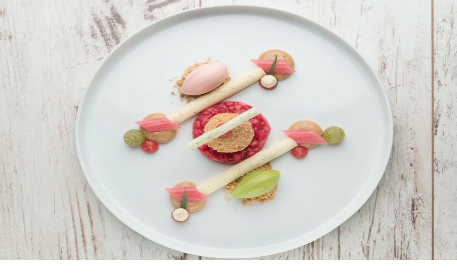 Restaurant Tipken's by Nils Henkel | Nachtisch: Rhabarber Cheesecake mit Limette und Estragon
