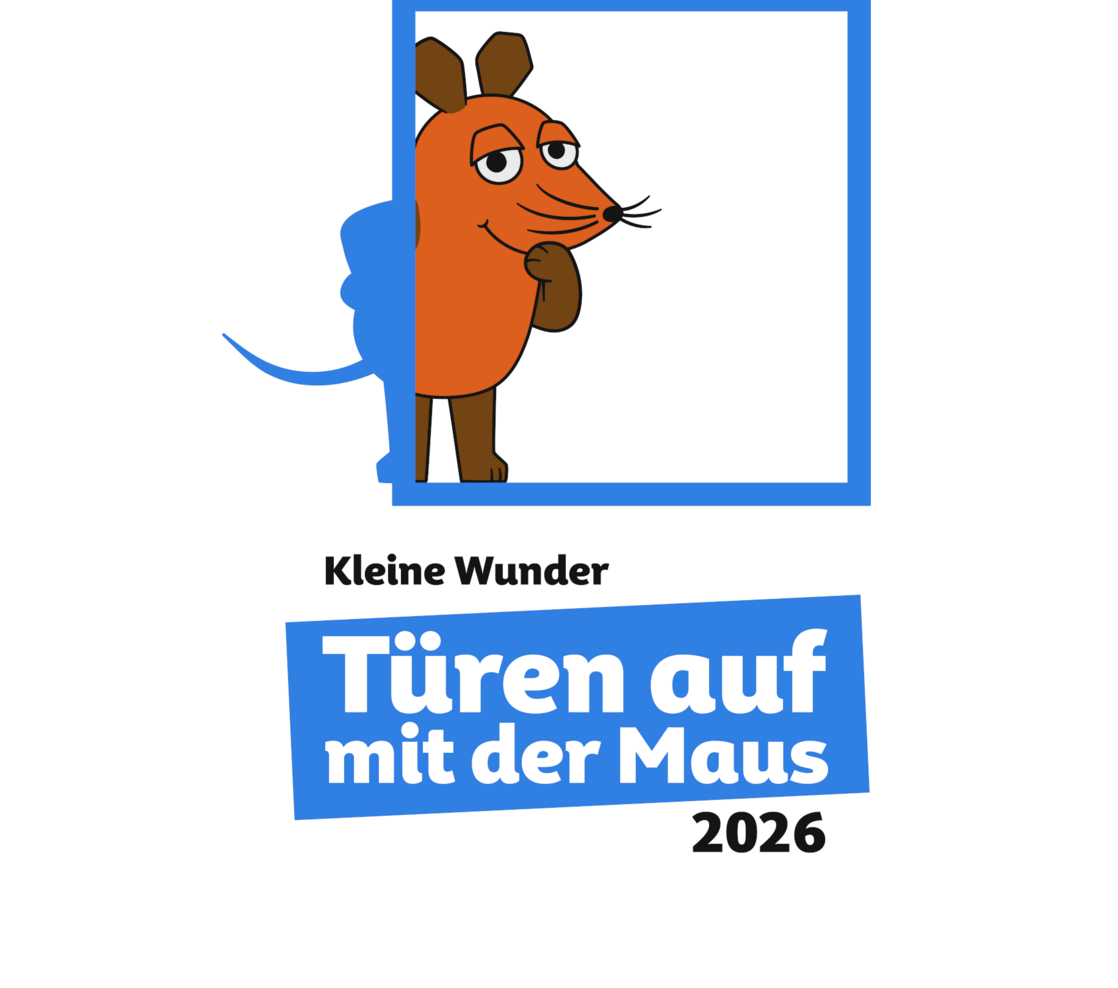 Tag der offenen Tür mit der Maus Die Maus schaut aus einem blauen Türrahmen