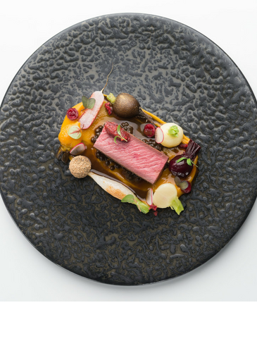 Six Hands Dinner im Severin*s Resort and Spa Sylt Rehrücken mit Fichtenessig Jus und Herbstrübchen im Tipken´s Sylt