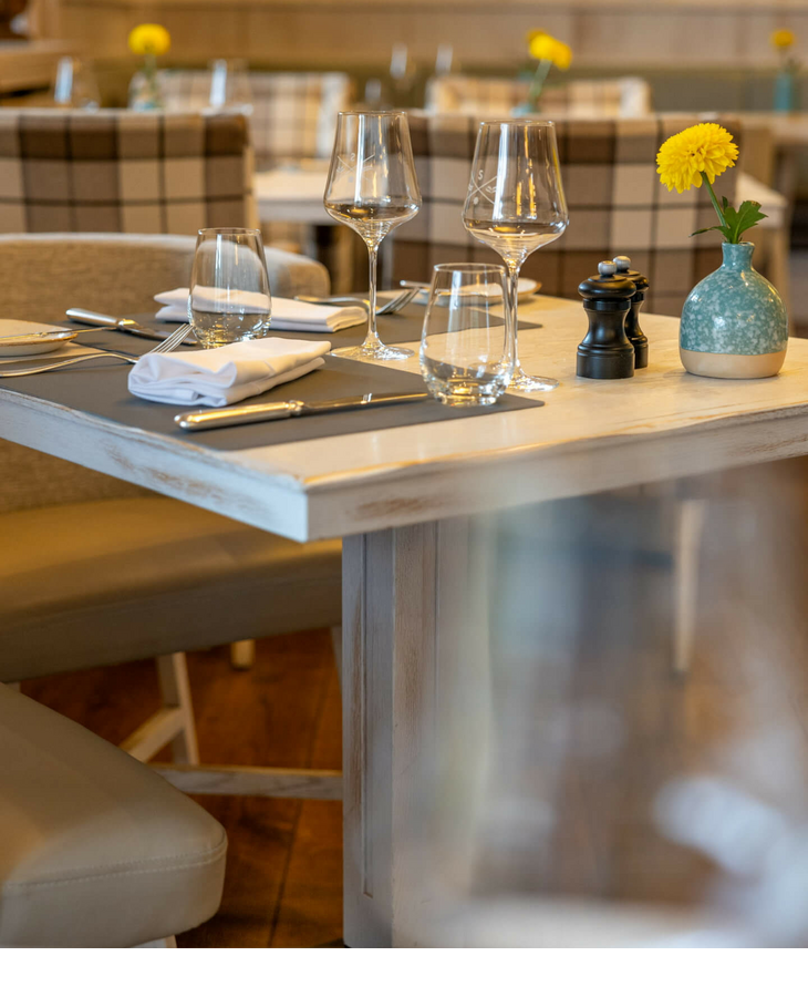 Set table at the Hoog restaurant on Sylt Set table at the Hoog restaurant on Sylt