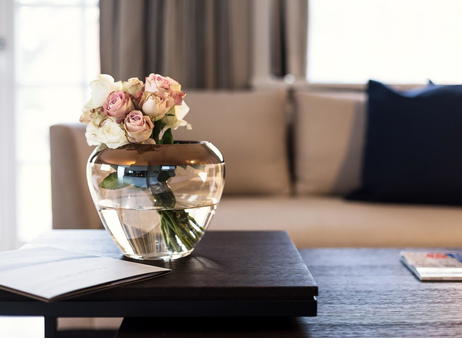 Hausteil Severin*s Blumenvase mit Blumen Luxus Hotel Sylt