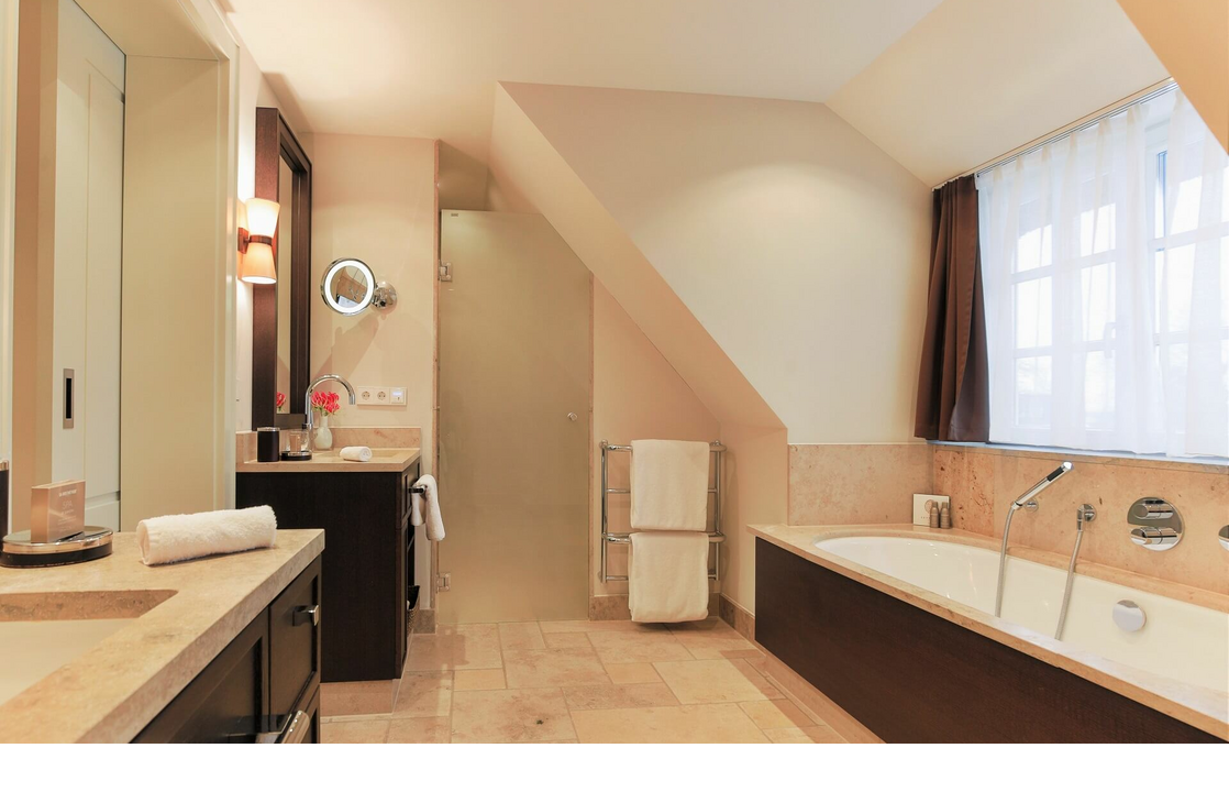 Studio Plus bathroom with bathtub Severin*s Resort & Spa hotel Sylt