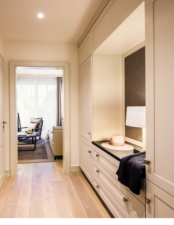 Gaderobe in the Deluxe Double Room in the Severin*s Resort & Spa on Sylt